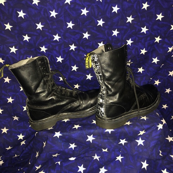 👽 Dr Marten splatter paint back boots size 8 US soft leather SPECIAL $65 BONES - Picture 6 of 7